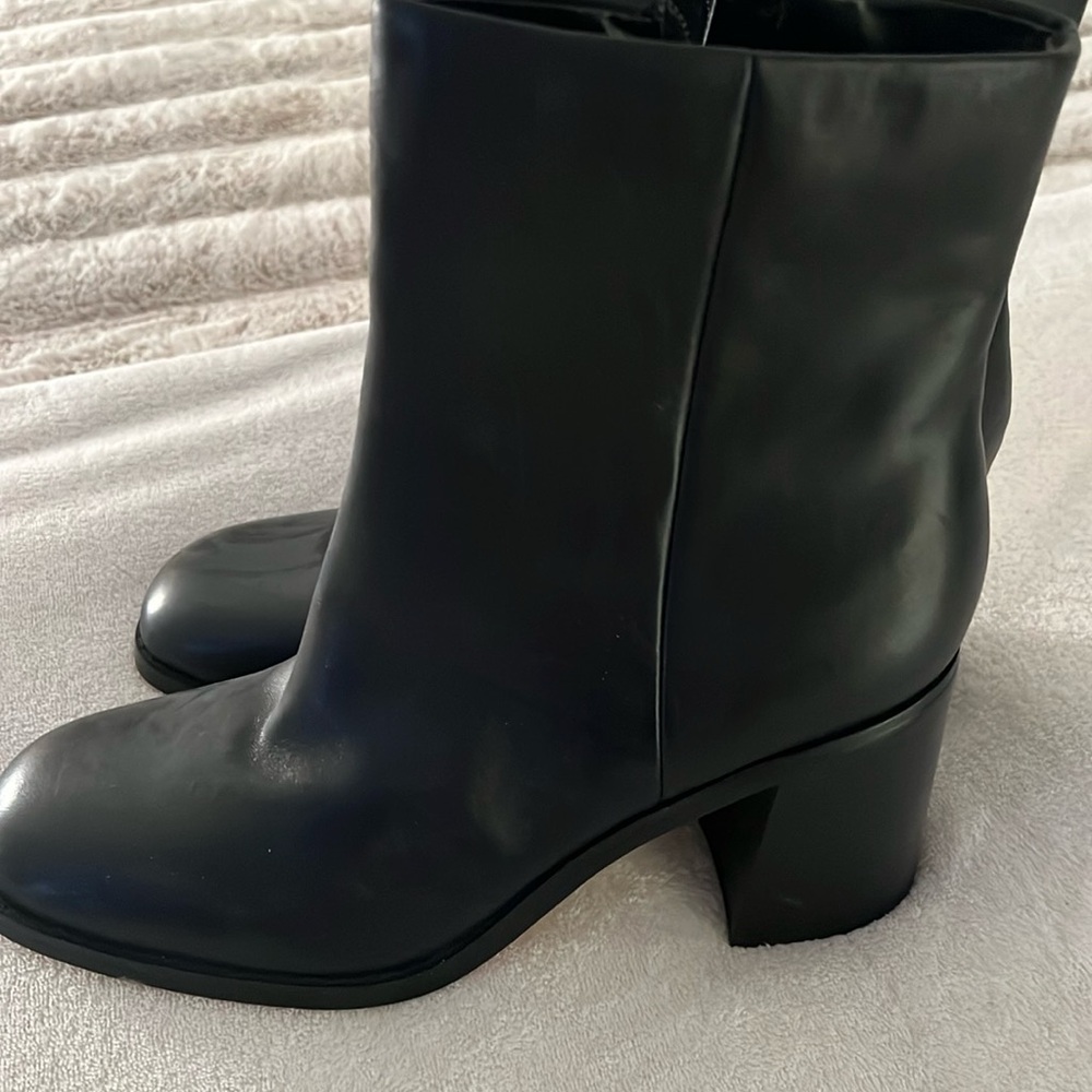Marc fisher boots new without box size 11